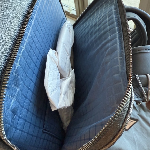 Brand new TUMI GRY DRESDEN FLAP BACKPACk - Ashton Collection - Picture 10 of 10